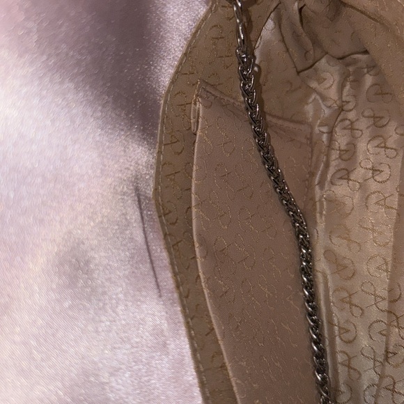 NWT Adrianna Pappel Subtle Pink Clutch w Shoulder Strap w Rhinestones on front - Picture 4 of 4